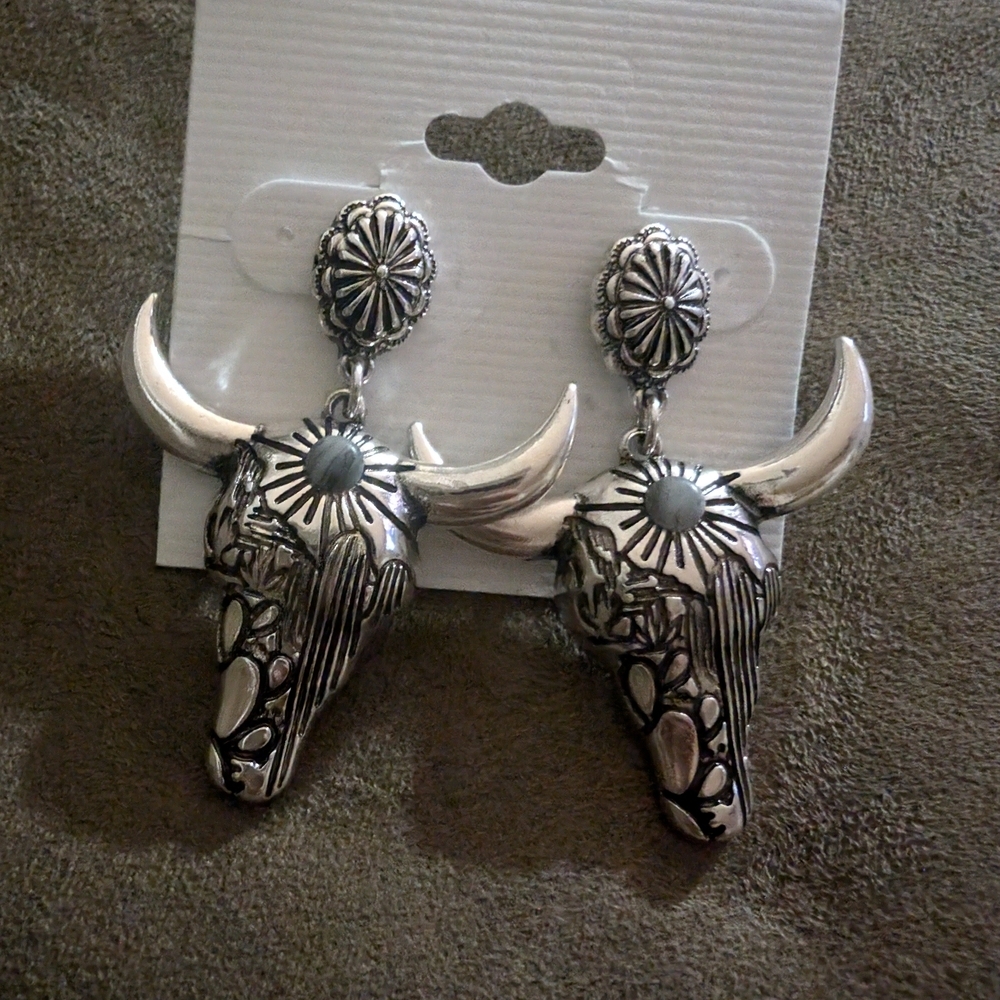 Western Silver Bull Skull Earrings With Gray Accents